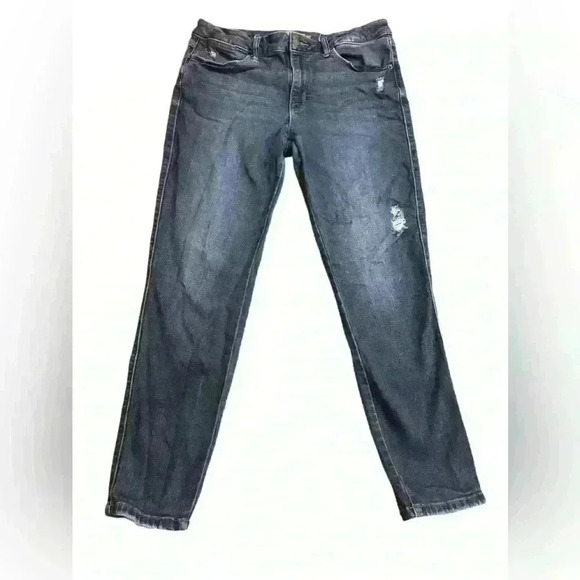 Just USA Women’s Blue Jeans Size 32 Distressed Five Pocket Design Stretch Large - Picture 1 of 4